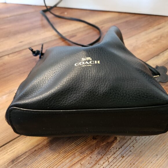 Like New Coach Derby Black Leather Flowered Crossbody Bag Purse - Picture 5 of 12